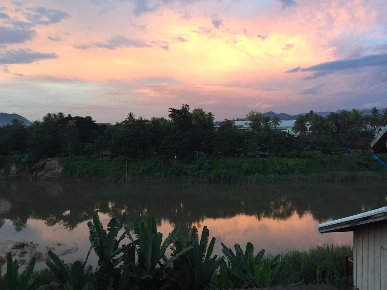 Mao Phasok Riverside Guesthouse Luang Prabang Exterior photo