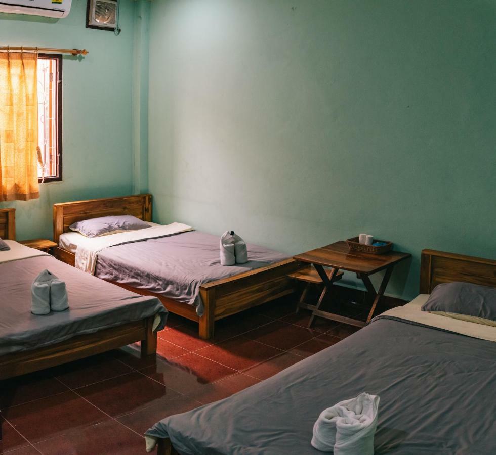 Mao Phasok Riverside Guesthouse Luang Prabang Exterior photo