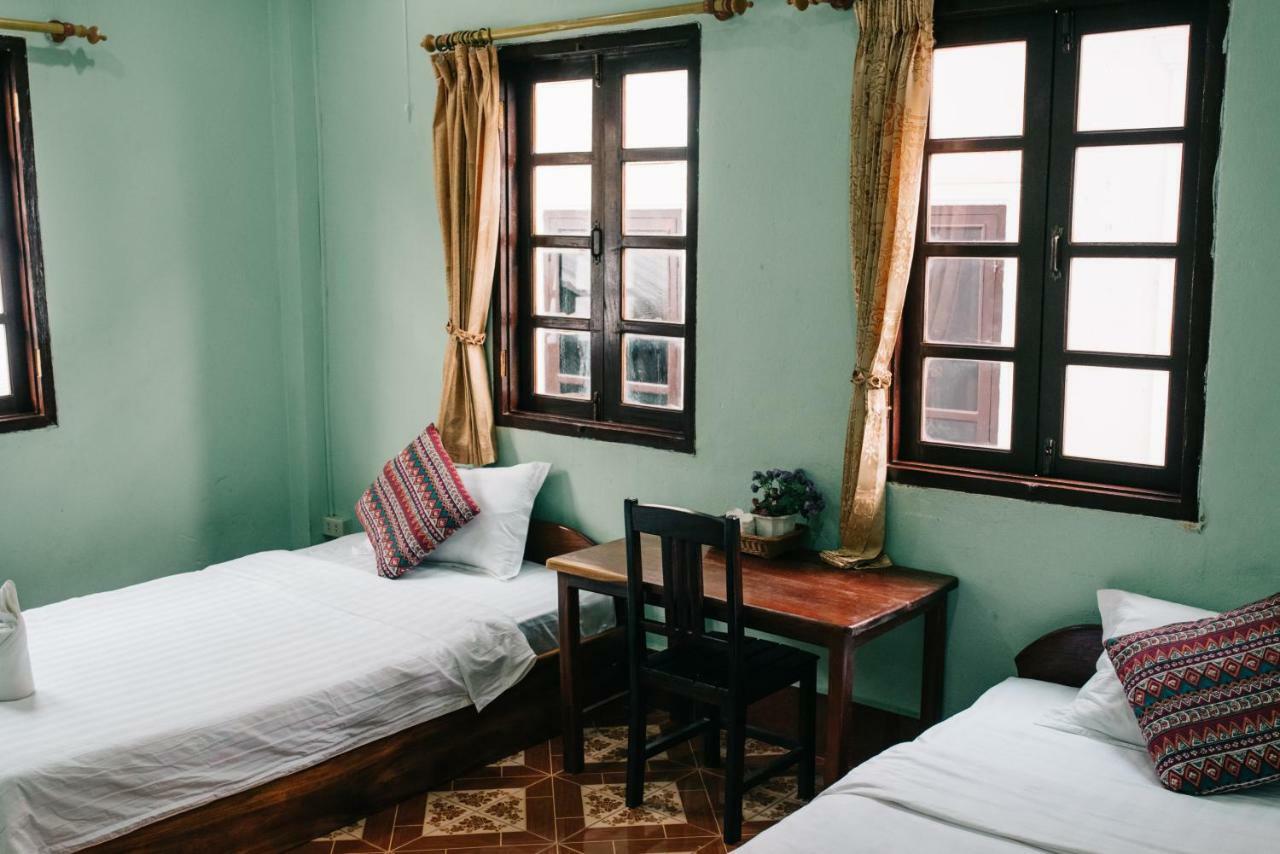 Mao Phasok Riverside Guesthouse Luang Prabang Exterior photo
